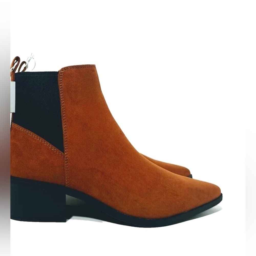 NEW-Stylish Elegant Tan Ankle Boots
Gwen,‎ low shafted heel boots pointed toe